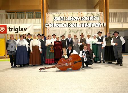 Folklorni festival KD Rak Rakek 01 Foto Ljubo Vukelič